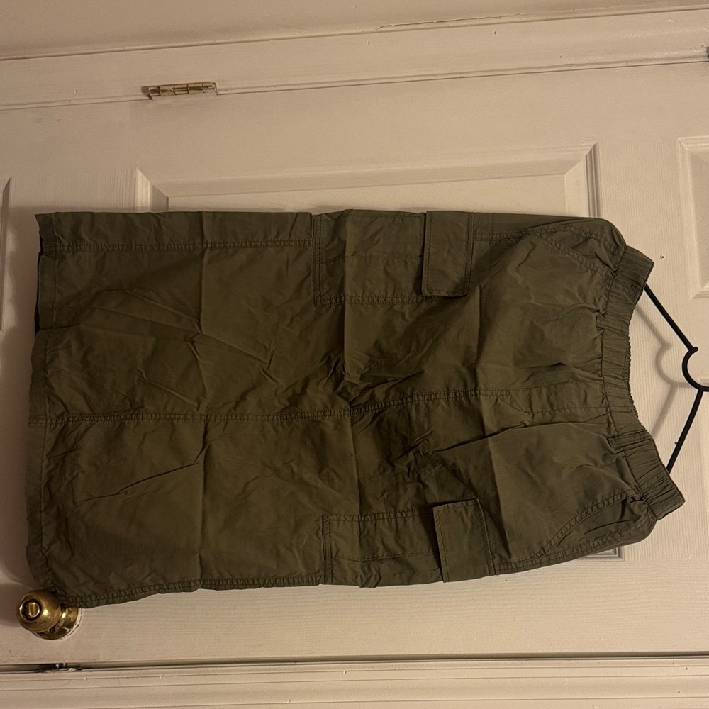 Uniqlo Olive Maxi Skirt